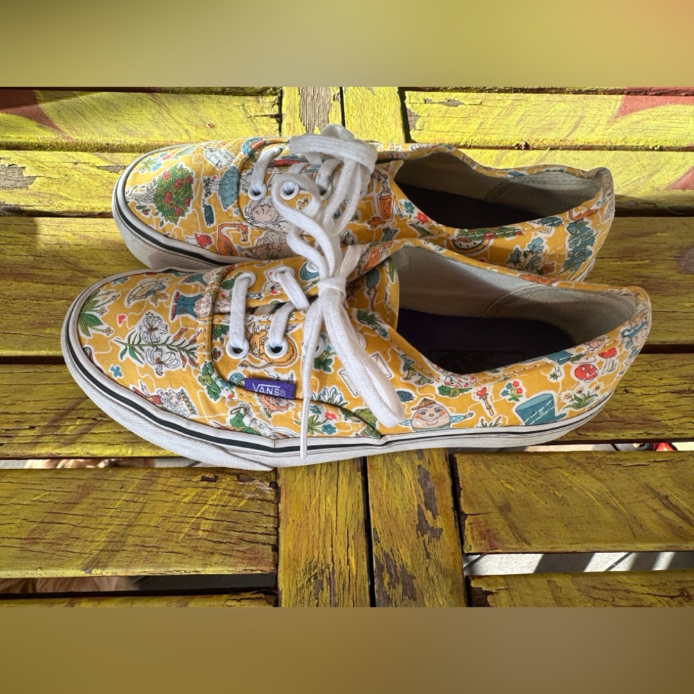 💛🌼Vans Alice in Wonderland Sneakers - Yellow - Picture 7 of 12